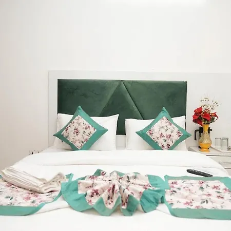 Hotel Sarthi Guest House In Jangpura Bhogal Near Nizamuddin Railway Station